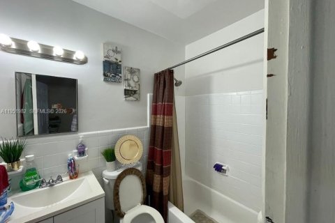 Commercial property in Miami, Florida 86.96 sq.m. № 2017615 - photo 7