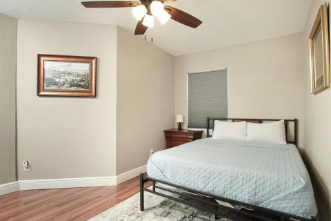 House in St. Lucie, Florida 3 bedrooms, 176.89 sq.m. № 2251617 - photo 16