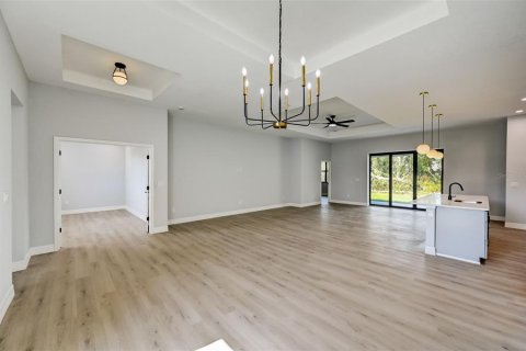 House in North Port, Florida 4 bedrooms, 227.98 sq.m. № 1547916 - photo 6
