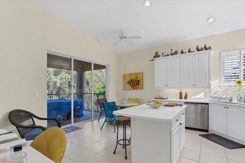 Condo in Bradenton, Florida, 4 bedrooms № 2213496 - photo 13