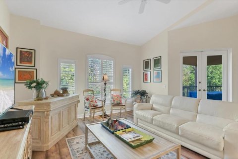 Condo in Bradenton, Florida, 4 bedrooms № 2213496 - photo 10