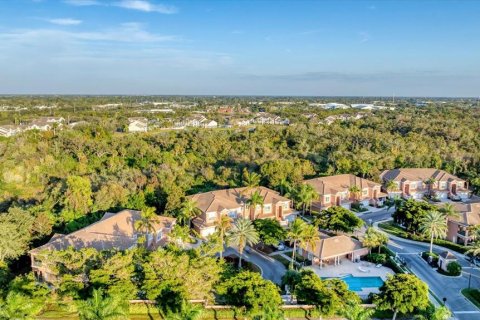 Condo in Bradenton, Florida, 4 bedrooms № 2213496 - photo 2