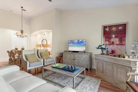 Condo in Bradenton, Florida, 4 bedrooms № 2213496 - photo 12