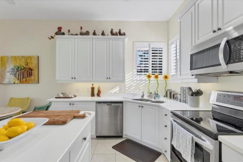 Condo in Bradenton, Florida, 4 bedrooms № 2213496 - photo 16