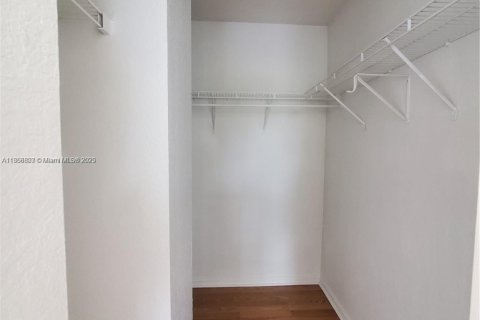 Copropriété à louer à Homestead, Floride: 3 chambres, 132.2 m2 № 1896692 - photo 12