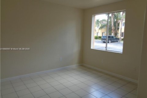 Copropriété à louer à Homestead, Floride: 3 chambres, 132.2 m2 № 1896692 - photo 4