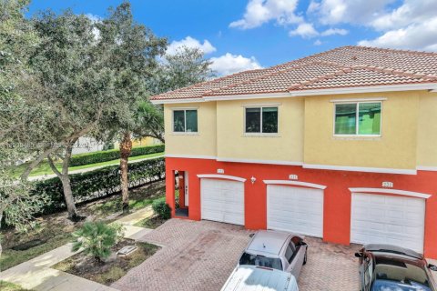 Adosado en venta en Davie, Florida, 2 dormitorios, 102.47 m2 № 1999097 - foto 2