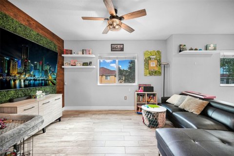 Adosado en venta en Davie, Florida, 2 dormitorios, 102.47 m2 № 1999097 - foto 27