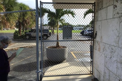 Propiedad comercial en venta en St. Lucie, Florida № 2185775 - foto 25