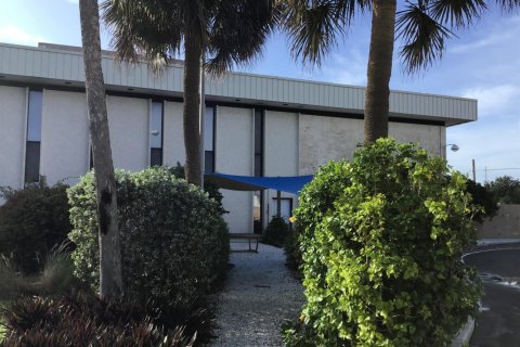 Propiedad comercial en venta en St. Lucie, Florida № 2185775 - foto 21