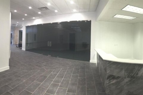 Propiedad comercial en venta en St. Lucie, Florida № 2185775 - foto 5