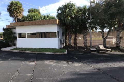Propiedad comercial en venta en St. Lucie, Florida № 2185775 - foto 19