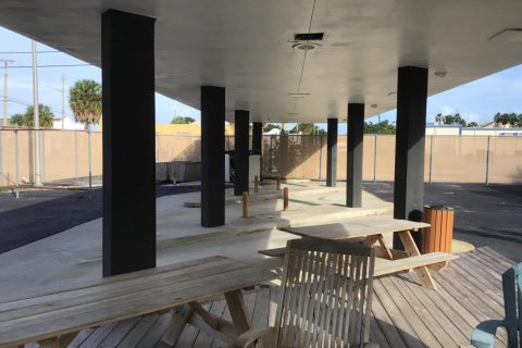 Propiedad comercial en venta en St. Lucie, Florida № 2185775 - foto 22