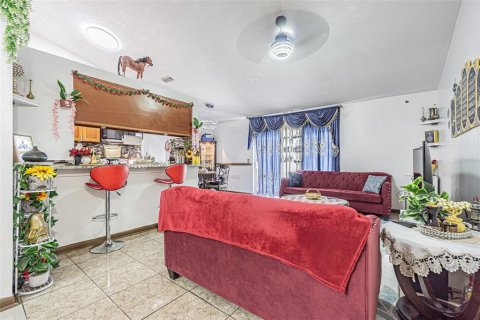 Villa ou maison à vendre à Tampa, Floride: 3 chambres, 110.55 m2 № 1912474 - photo 8