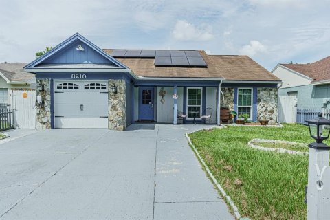 Villa ou maison à vendre à Tampa, Floride: 3 chambres, 110.55 m2 № 1912474 - photo 1