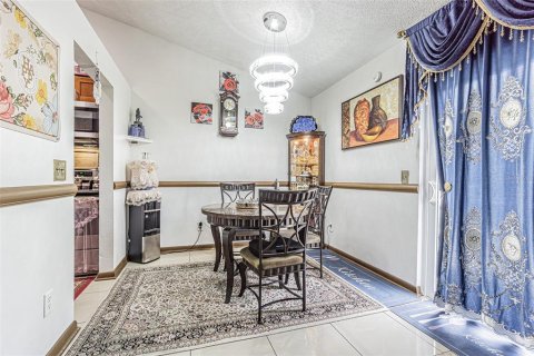 Villa ou maison à vendre à Tampa, Floride: 3 chambres, 110.55 m2 № 1912474 - photo 6