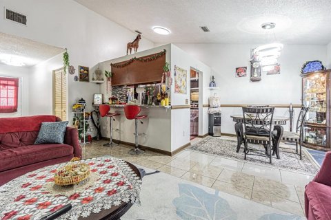 Villa ou maison à vendre à Tampa, Floride: 3 chambres, 110.55 m2 № 1912474 - photo 10