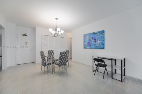 Condo in Hallandale Beach, Florida, 1 bedroom  № 2076405 - photo 6