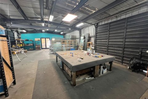 Propiedad comercial en alquiler en Tampa, Florida, 464.88 m2 № 1816167 - foto 10