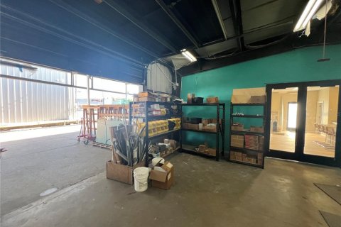 Propiedad comercial en alquiler en Tampa, Florida, 464.88 m2 № 1816167 - foto 11