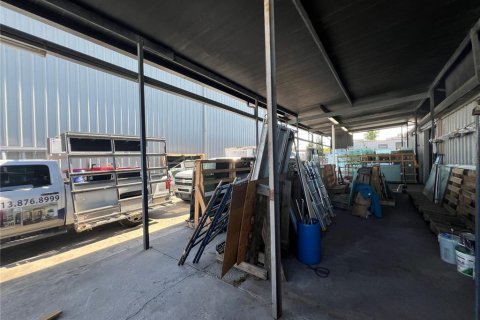 Propiedad comercial en alquiler en Tampa, Florida, 464.88 m2 № 1816167 - foto 17