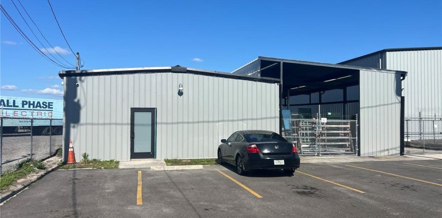 Propiedad comercial en Tampa, Florida 464.88 m2 № 1816167