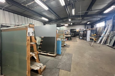 Propiedad comercial en alquiler en Tampa, Florida, 464.88 m2 № 1816167 - foto 7