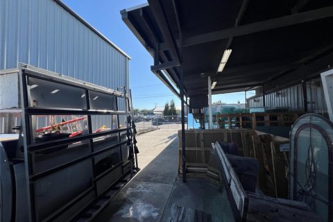 Propiedad comercial en alquiler en Tampa, Florida, 464.88 m2 № 1816167 - foto 15