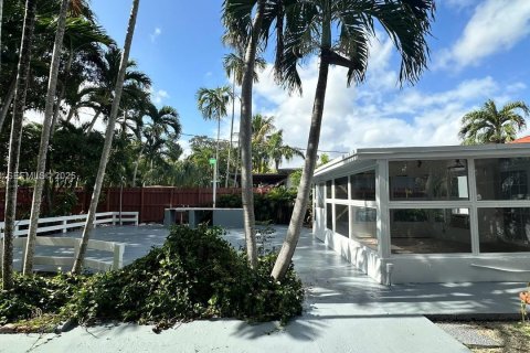 Casa en alquiler en Miami, Florida, 2 dormitorios, 130.53 m2 № 1993761 - foto 30
