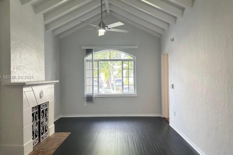 Casa en alquiler en Miami, Florida, 2 dormitorios, 130.53 m2 № 1993761 - foto 13
