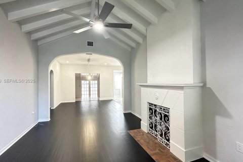 Casa en alquiler en Miami, Florida, 2 dormitorios, 130.53 m2 № 1993761 - foto 6
