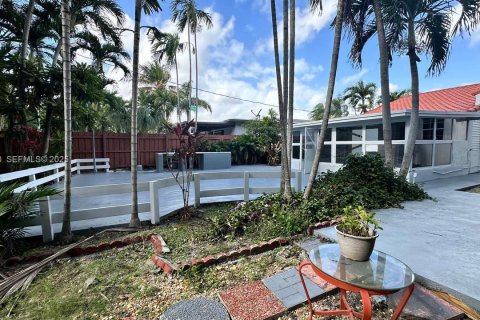 Casa en alquiler en Miami, Florida, 2 dormitorios, 130.53 m2 № 1993761 - foto 27