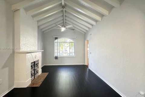 Casa en alquiler en Miami, Florida, 2 dormitorios, 130.53 m2 № 1993761 - foto 11