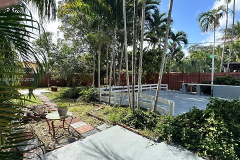 Casa en alquiler en Miami, Florida, 2 dormitorios, 130.53 m2 № 1993761 - foto 29