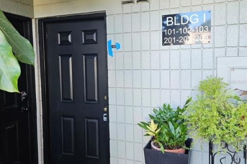 Condo in Tampa, Florida, 1 bedroom № 2228422 - photo 2