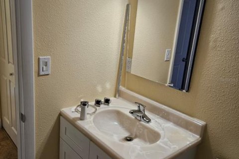 Condo in Tampa, Florida, 1 bedroom № 2228422 - photo 4