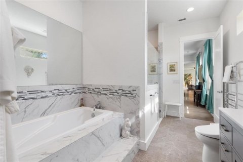 Villa ou maison à vendre à Polk City, Floride: 4 chambres, 365.66 m2 № 2124830 - photo 10