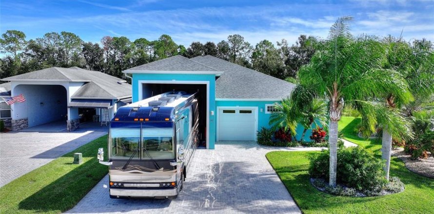 Villa ou maison à Polk City, Floride 4 chambres, 365.66 m2 № 2124830