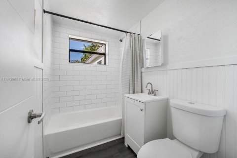 House in Miami, Florida 4 bedrooms, 133.04 sq.m. № 1836702 - photo 9