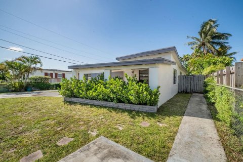 House in Miami, Florida 4 bedrooms, 133.04 sq.m. № 1836702 - photo 24