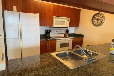 Купить кондоминиум в Майами, Флорида 1 спальня, № 2012428 - фото 2