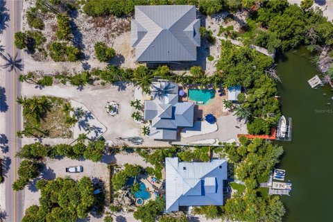 Villa ou maison à vendre à Placida, Floride: 3 chambres, 233.84 m2 № 2216448 - photo 4