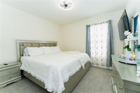Townhouse in Plant City, Florida 5 bedrooms, 234.3 sq.m. № 1908114 - photo 18