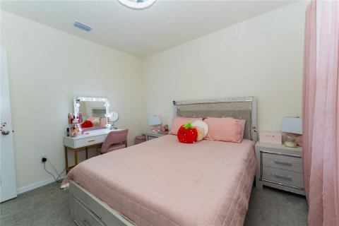 Townhouse in Plant City, Florida 5 bedrooms, 234.3 sq.m. № 1908114 - photo 17
