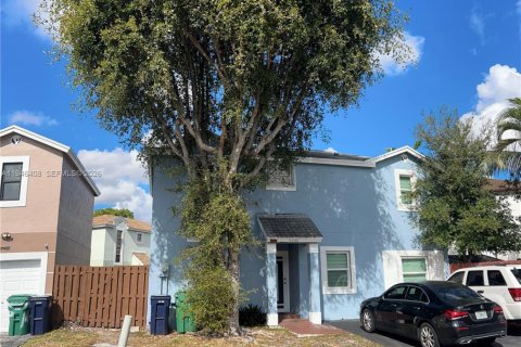 Villa ou maison à Miami, Floride 3 chambres, 158.12 m2 № 2004926