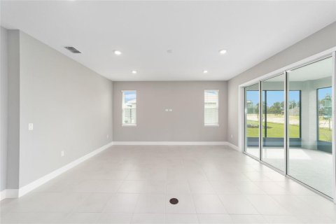 Villa ou maison à louer à Ocala, Floride: 2 chambres, 199 m2 № 2109633 - photo 8