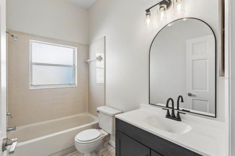 House in Orlando, Florida 3 bedrooms, 107.12 sq.m. № 2393858 - photo 14