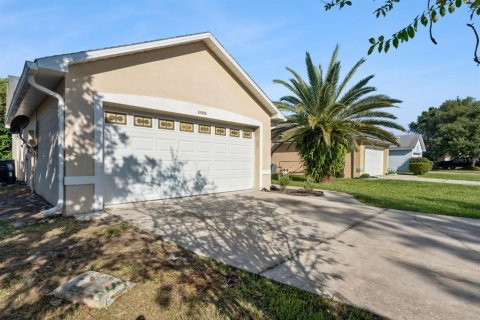 House in Orlando, Florida 3 bedrooms, 107.12 sq.m. № 2393858 - photo 2