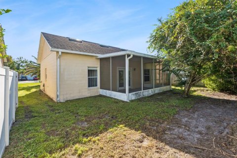 House in Orlando, Florida 3 bedrooms, 107.12 sq.m. № 2393858 - photo 18