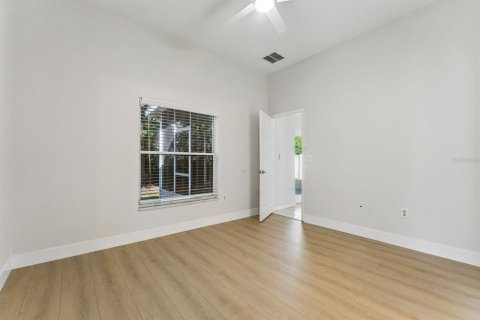 House in Orlando, Florida 3 bedrooms, 107.12 sq.m. № 2393858 - photo 11